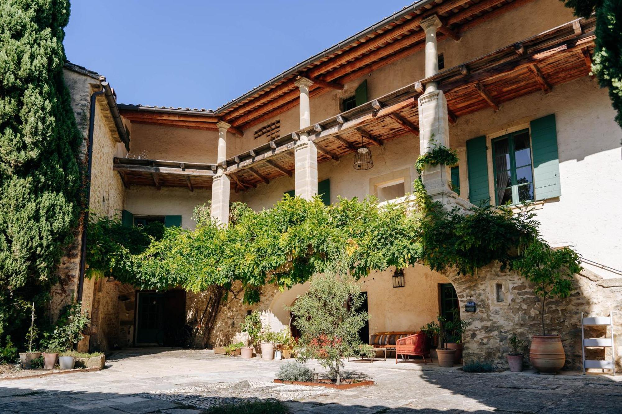 Maison 1643 Laudun Buitenkant foto